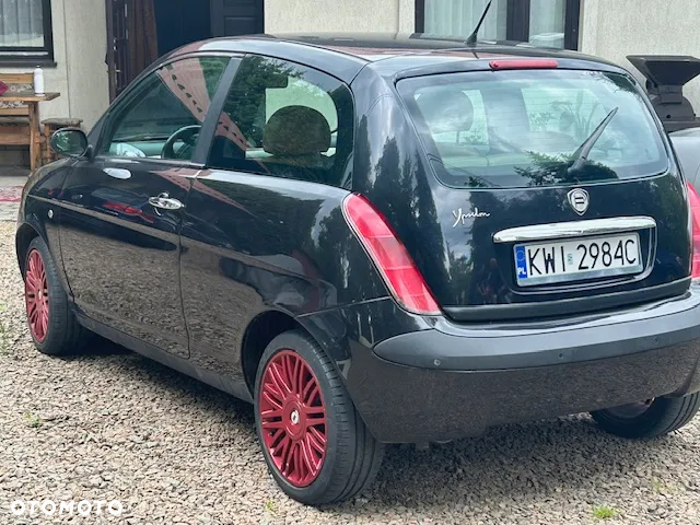 Lancia Ypsilon 1.2 16v Class - 12
