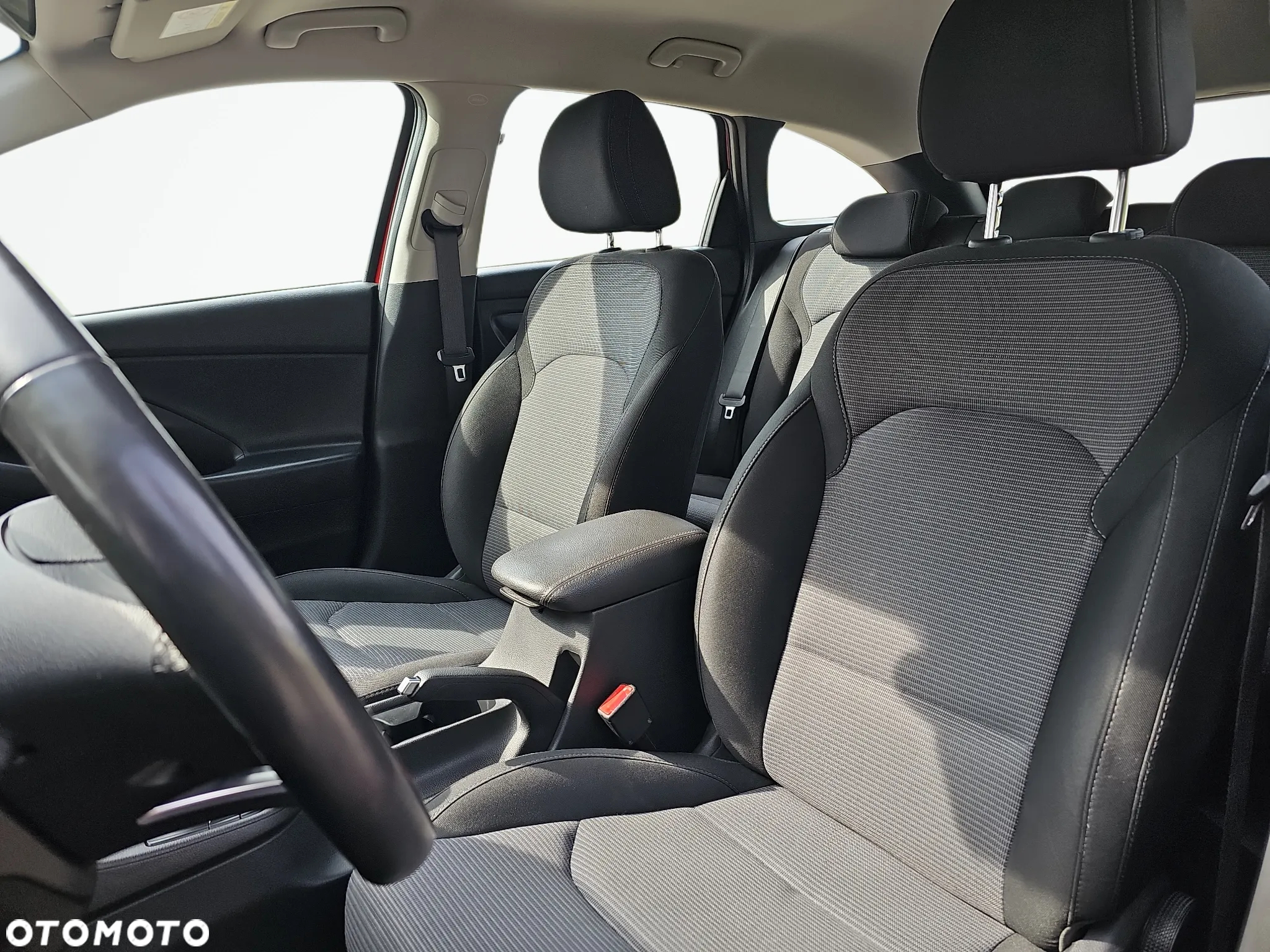 Hyundai i30 1.6 D Classic + - 13