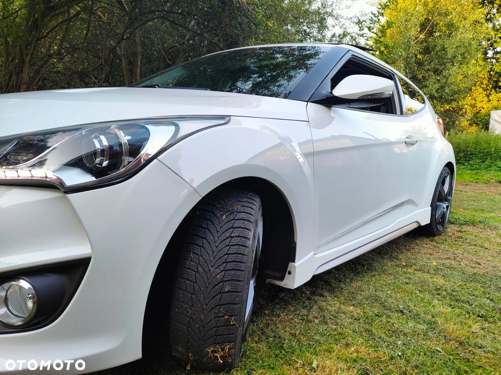 Hyundai Veloster - 4