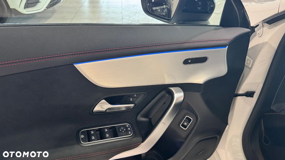 Mercedes-Benz CLA 200 mHEV AMG Line 7G-DCT - 14