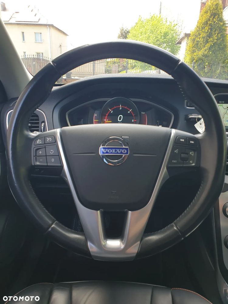 Volvo V40 D2 R Design - 7