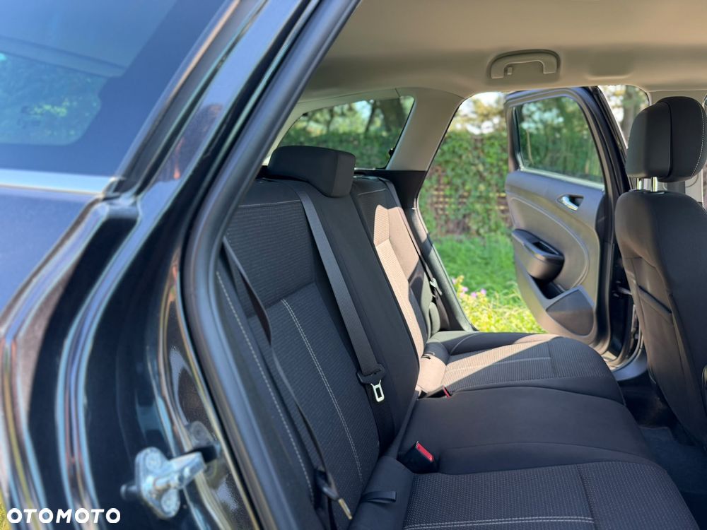 Opel Astra 2.0 CDTI Cosmo S&S - 25