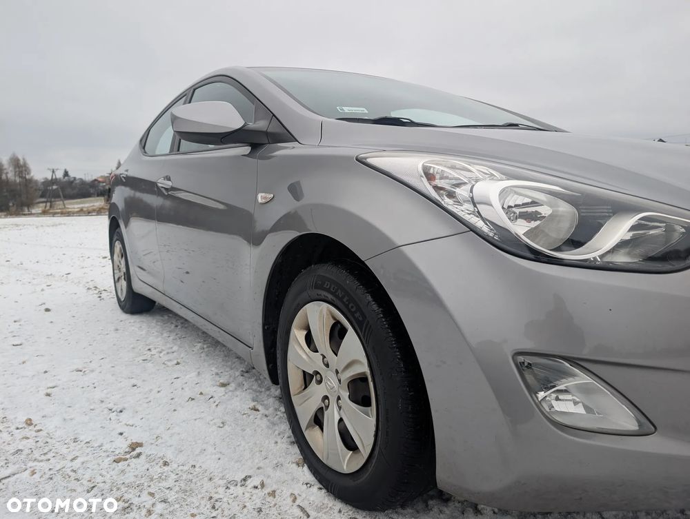 Hyundai Elantra 1.6 Comfort - 18