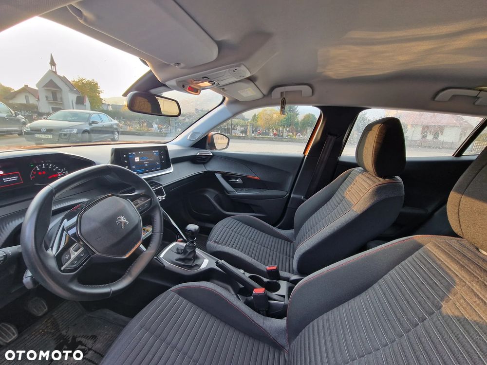 Peugeot 2008 - 8