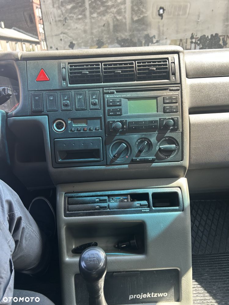 Volkswagen Multivan - 11