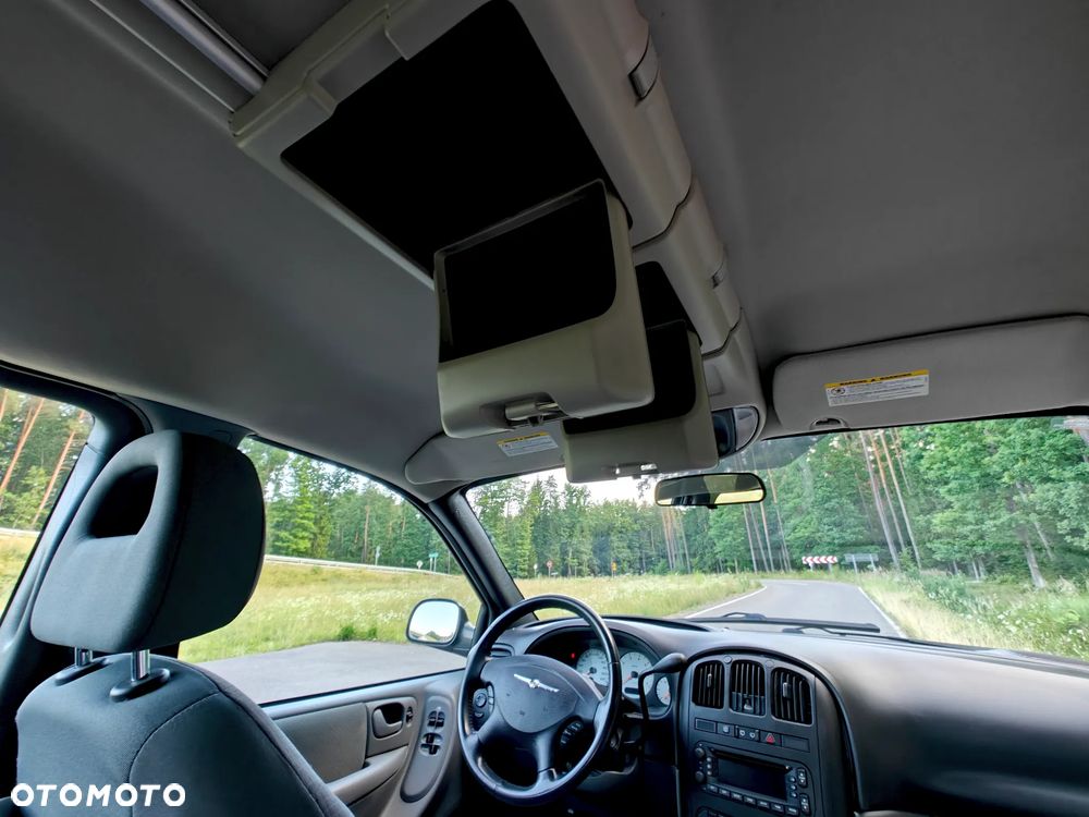 Chrysler Grand Voyager - 25