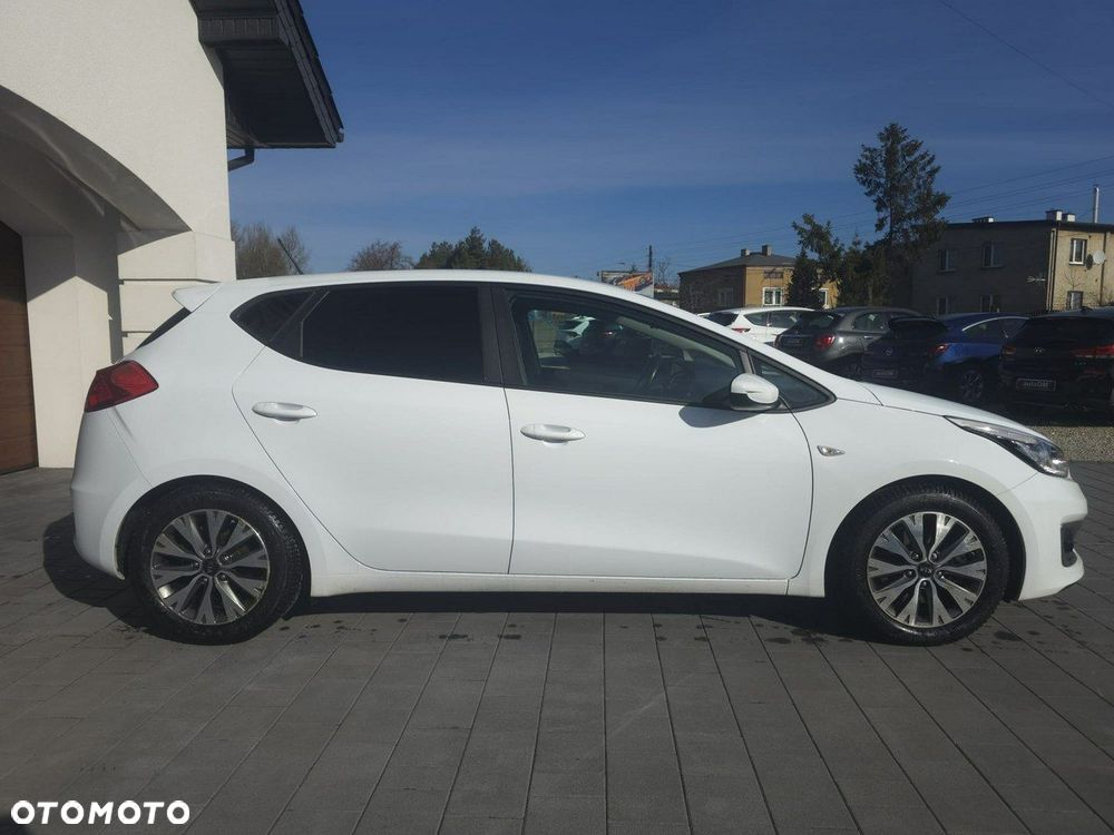 Kia Ceed - 8