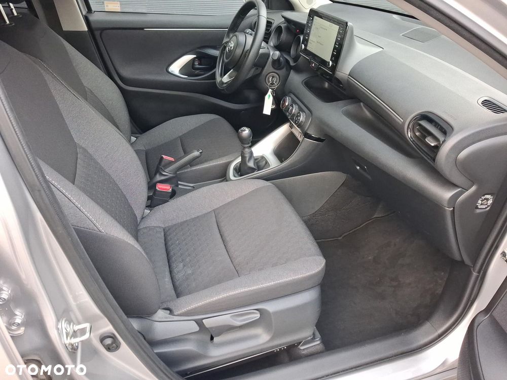 Toyota Yaris - 10