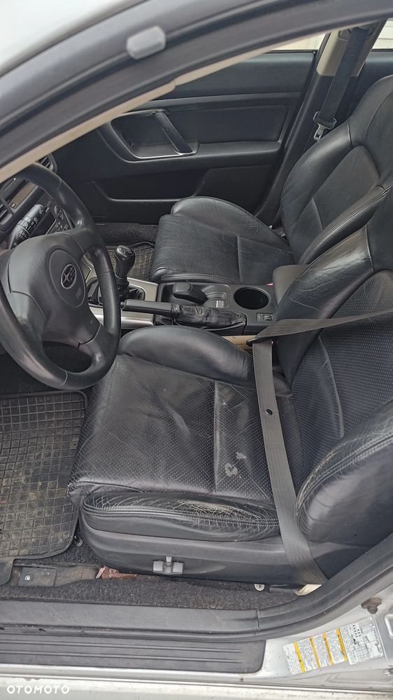 Subaru Legacy - 11