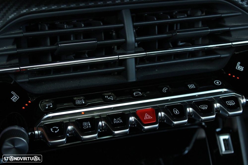 Peugeot e-2008 GT Pack - 37