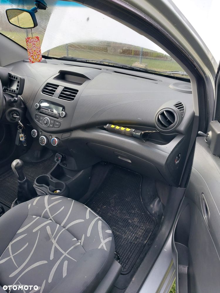 Chevrolet Spark 1.0 Base - 9