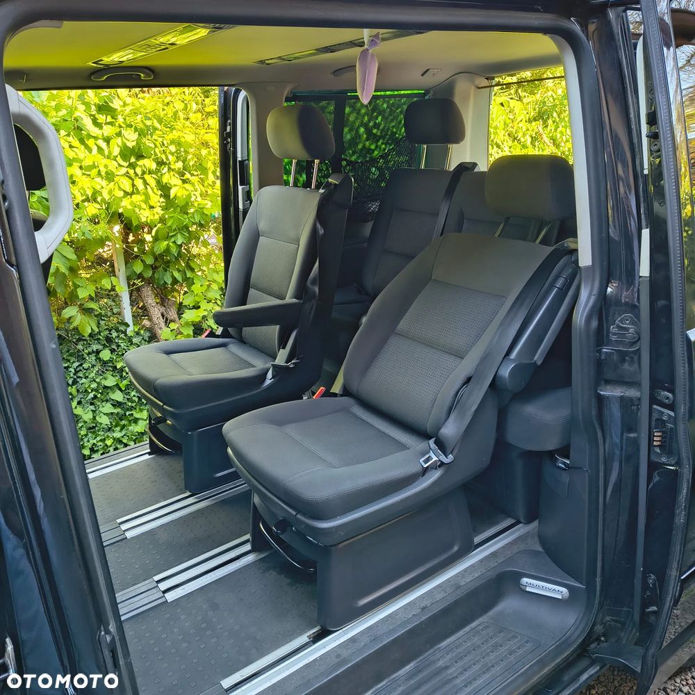 Volkswagen Multivan - 8