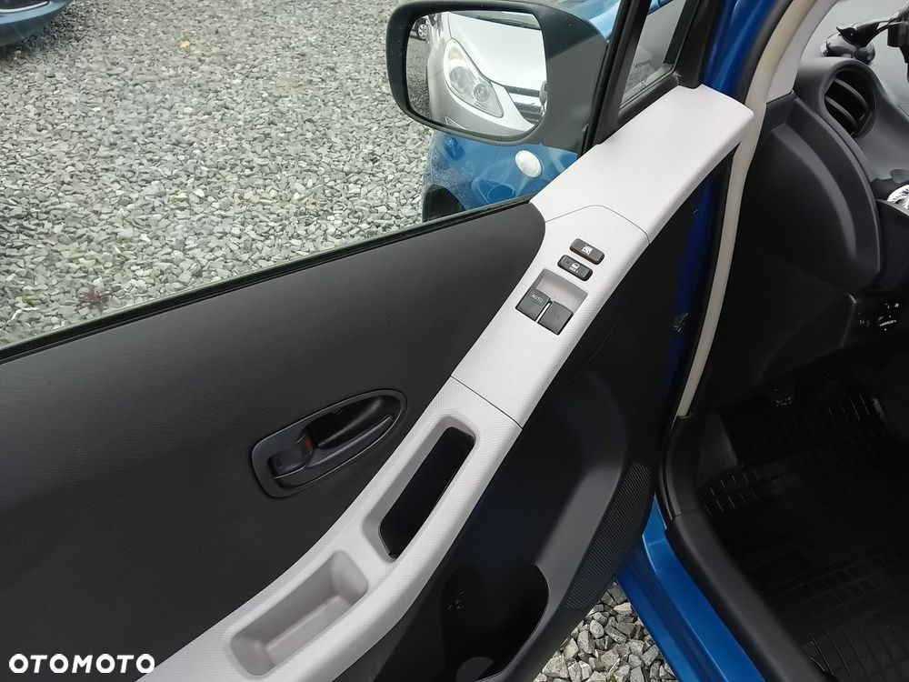 Toyota Yaris - 18