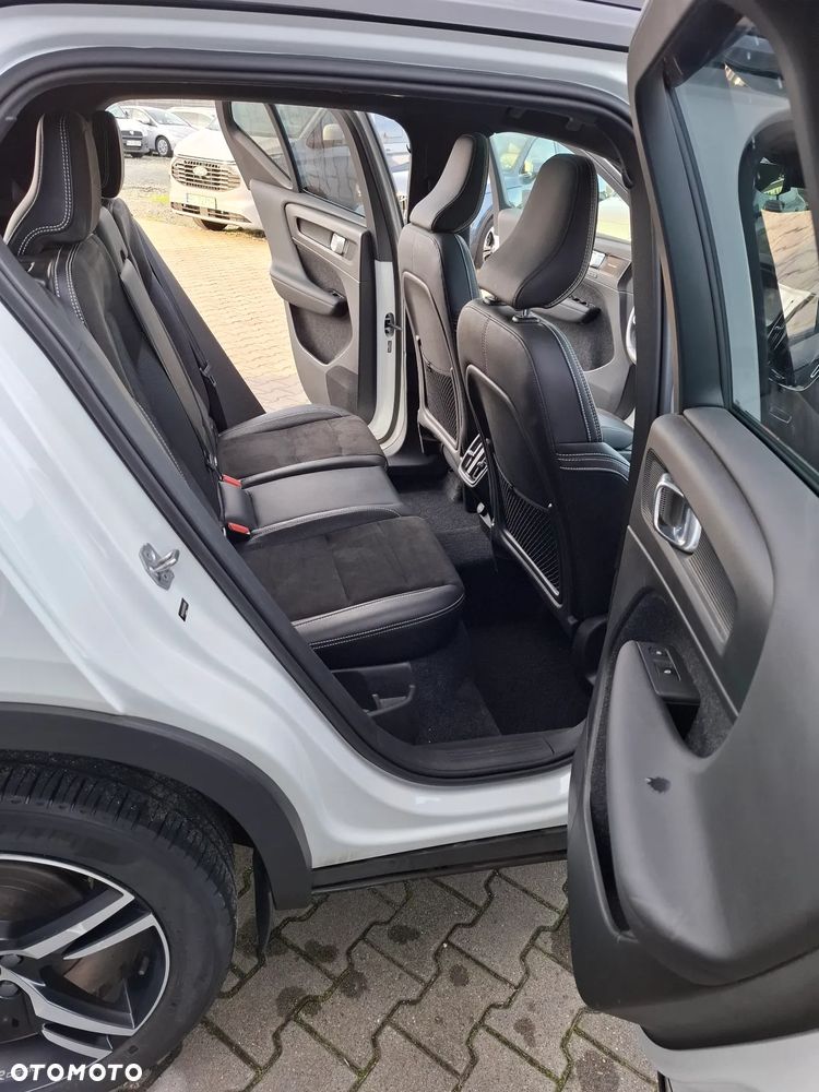 Volvo XC 40 T5 AWD R-Design - 11