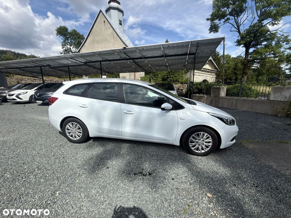 Kia Ceed - 8
