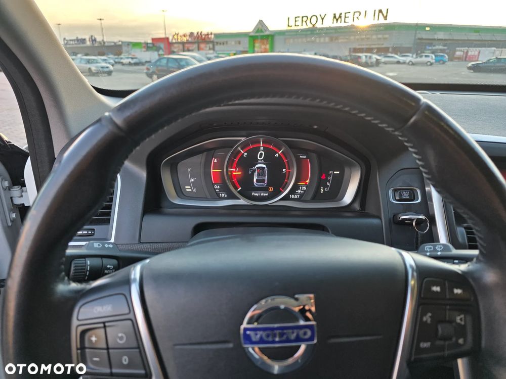 Volvo XC 60 D3 Drive-E Momentum - 24