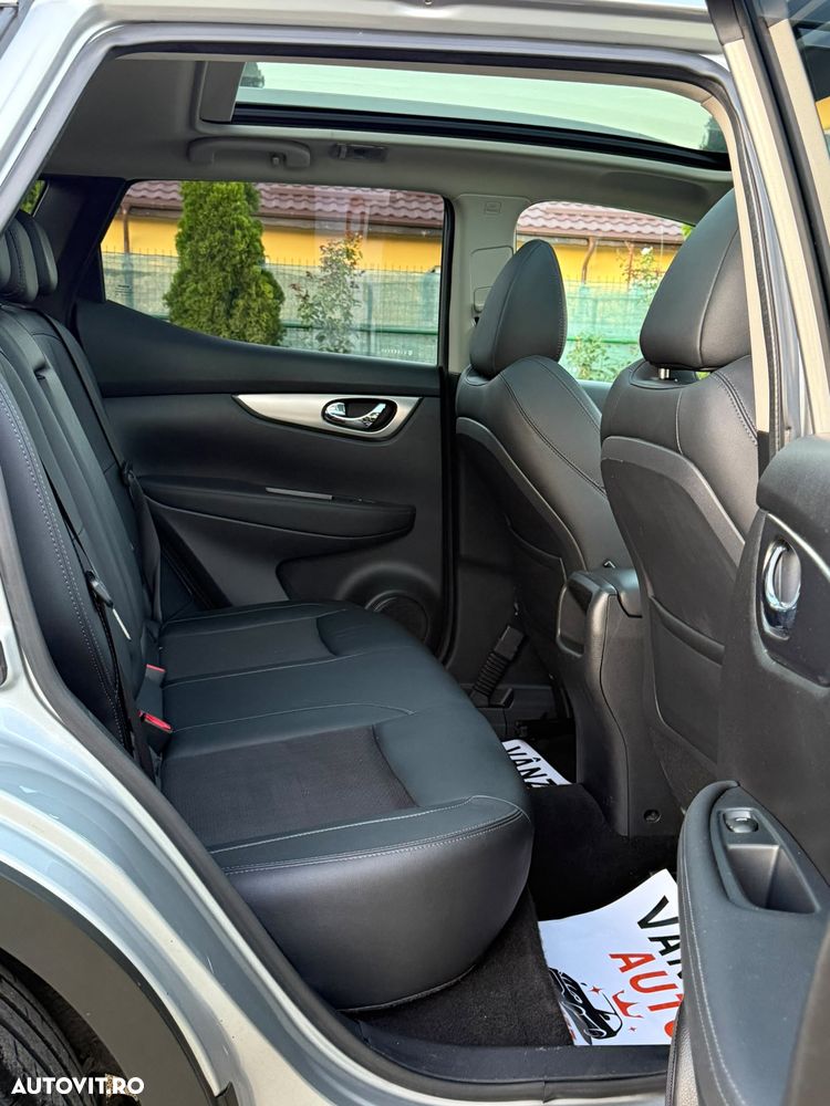 Nissan Qashqai 1.7 dCi TEKNA+ - 11