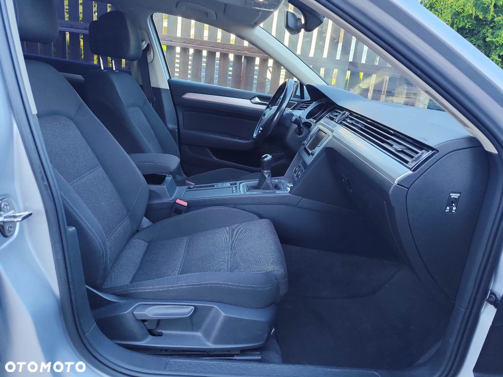 Volkswagen Passat Variant 2.0 TDI (BlueMotion Technology) Comfortline - 8