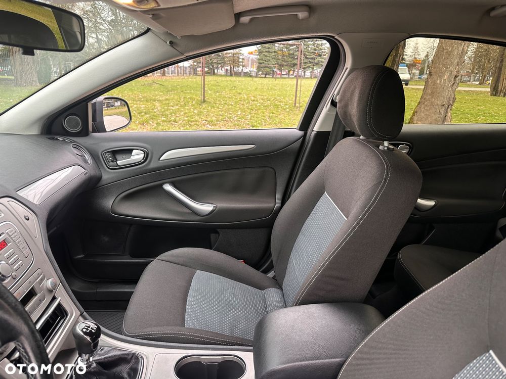 Ford Mondeo 1.8 TDCi Ambiente - 13