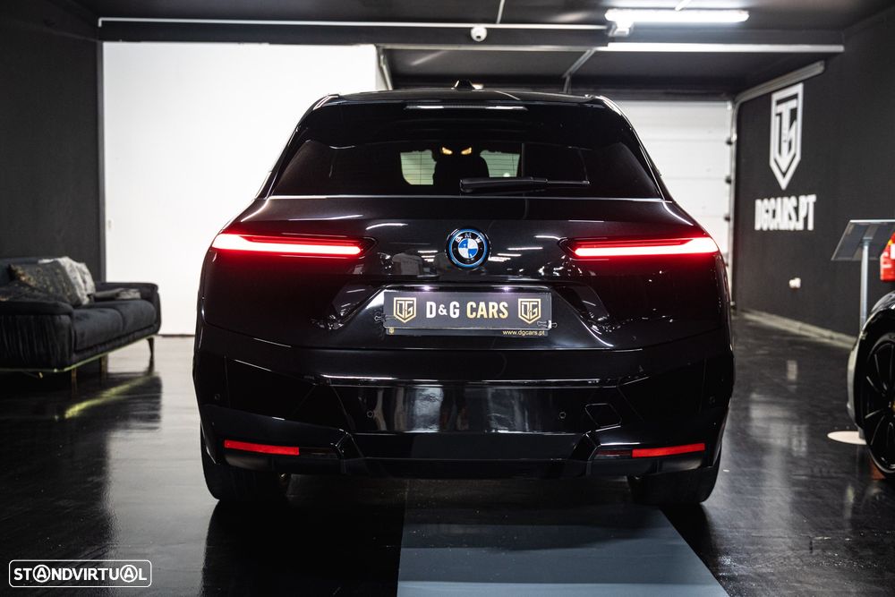 BMW iX xDrive 40 Pack Desportivo - 4