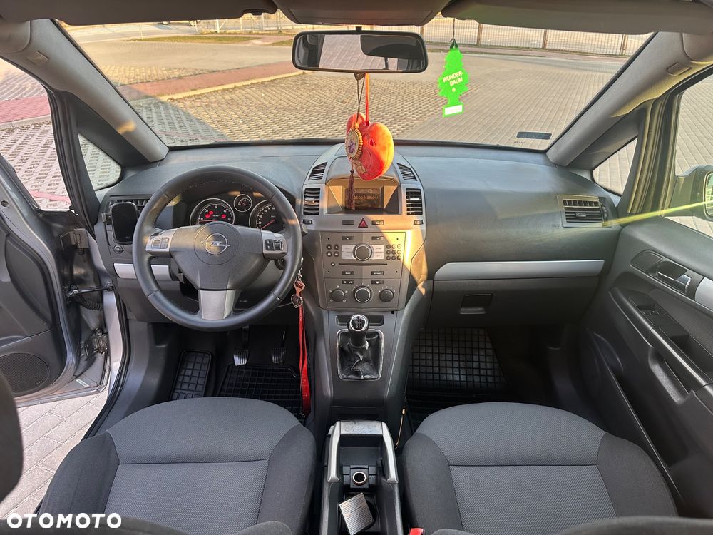 Opel Zafira 1.9 CDTI - 12