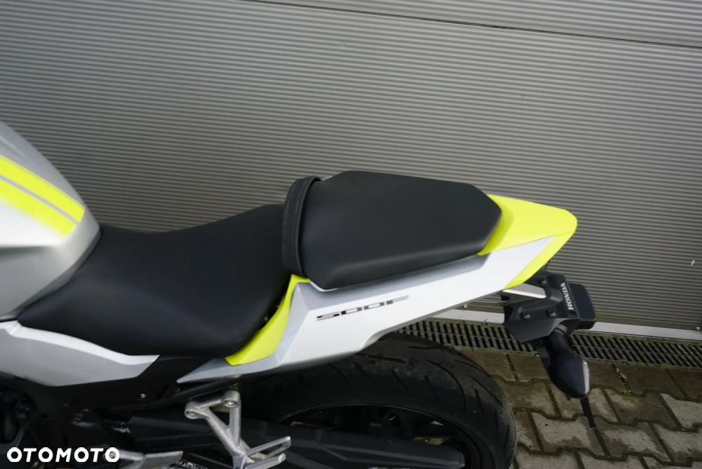 Honda CB - 16