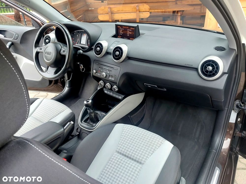 Audi A1 Sportback 1.6 TDI S line edition - 13