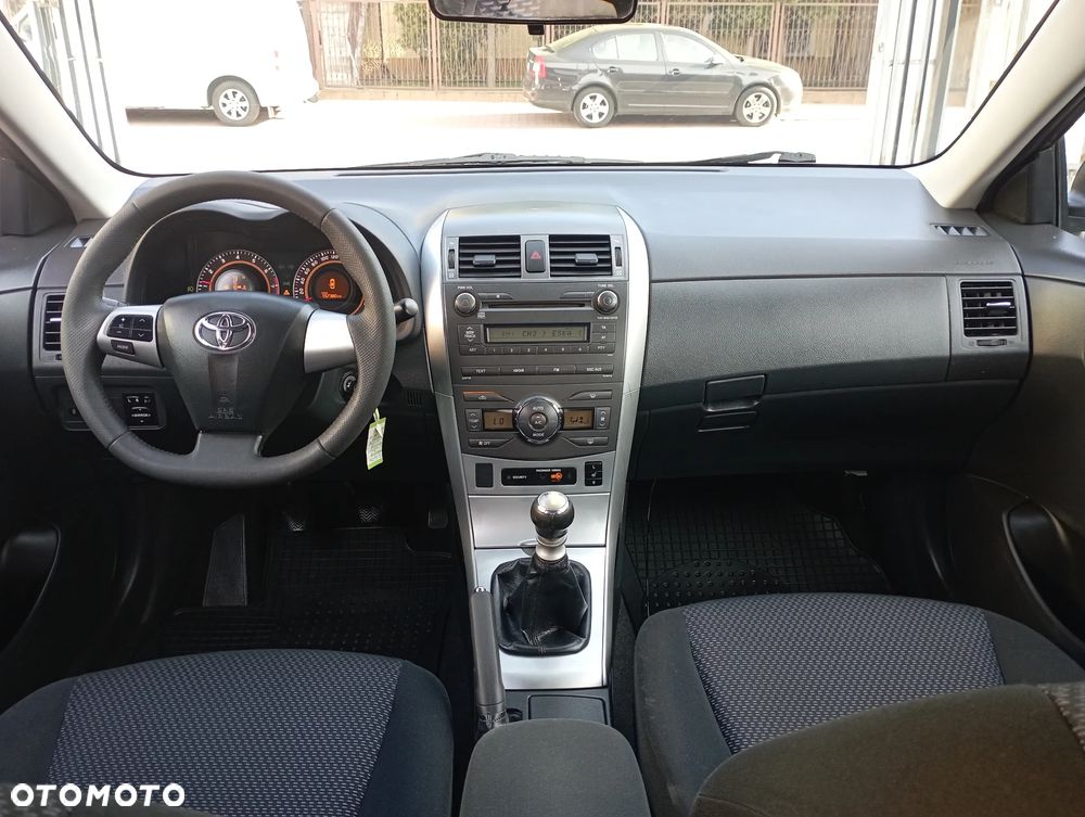 Toyota Corolla 1.6 Premium - 8