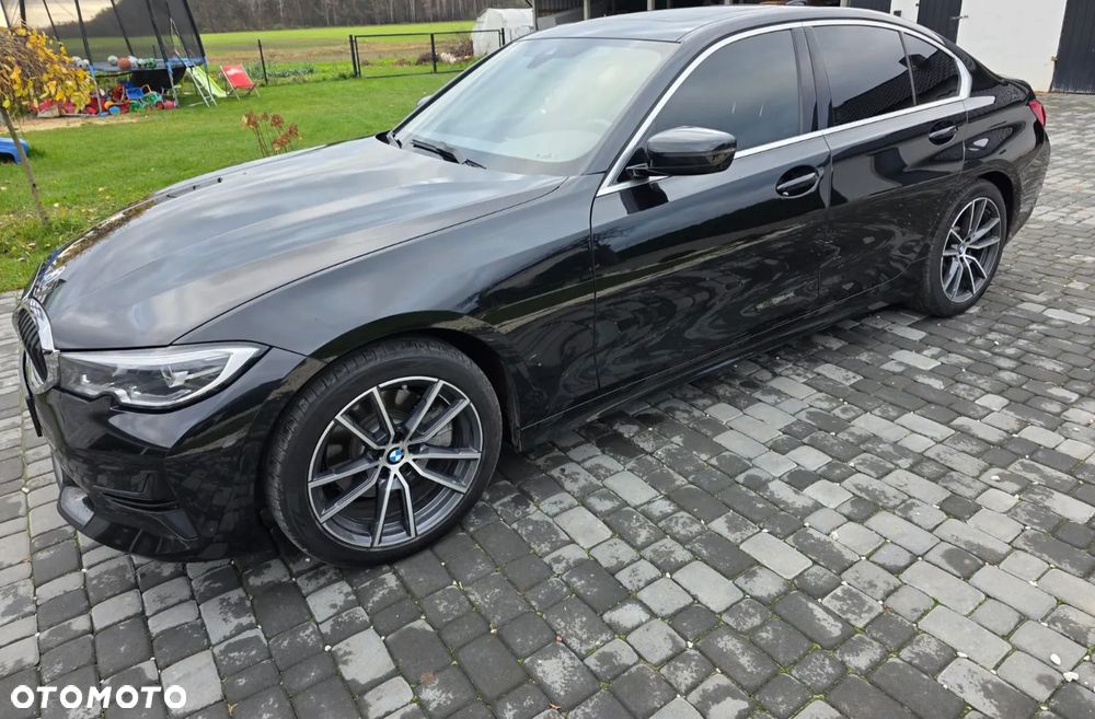 BMW Seria 3 330i Sport - 10