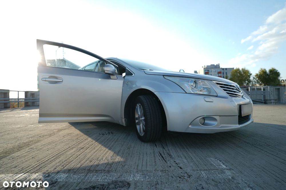 Toyota Avensis 2.0 D-4D Luna - 20