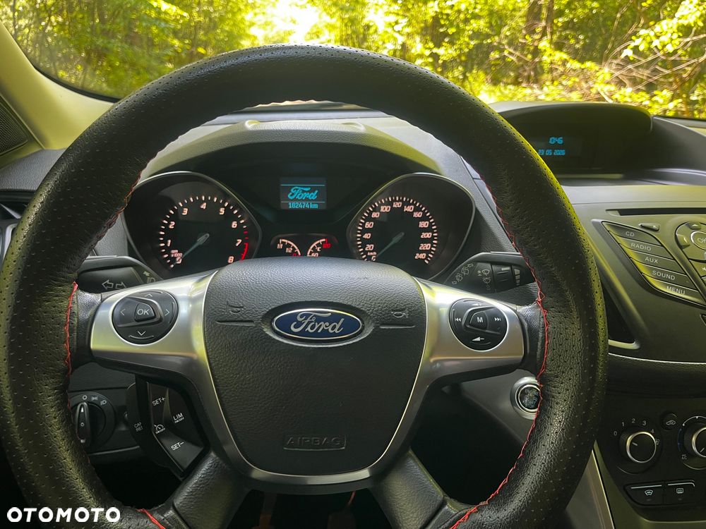 Ford Kuga 1.6 EcoBoost 2x4 Titanium - 14