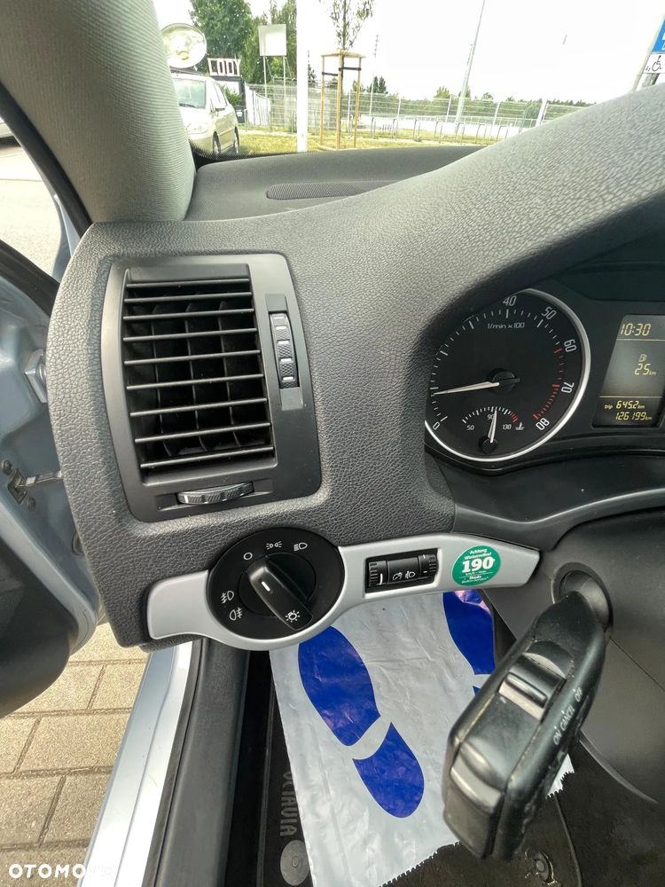 Skoda Octavia 1.6 Team Edition - 18