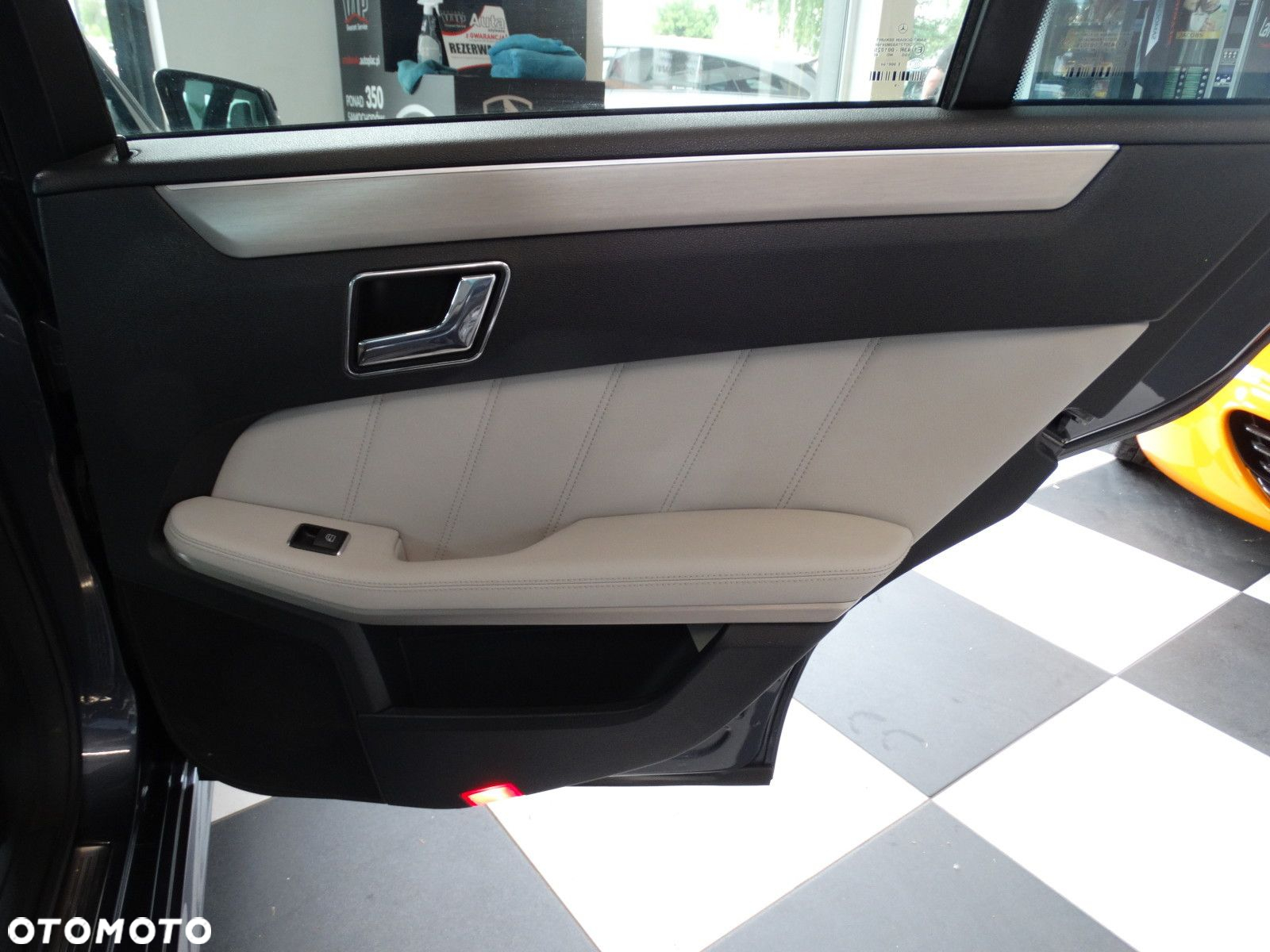 Mercedes-Benz Klasa E - 12