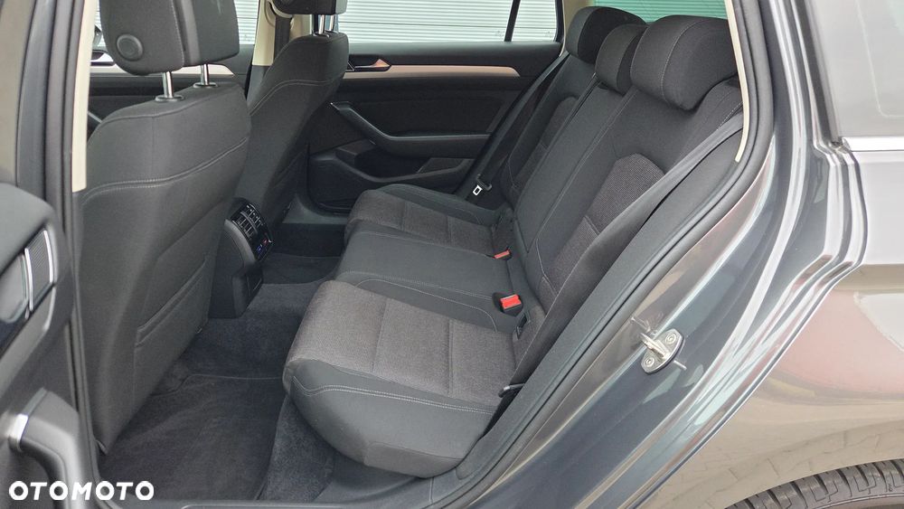 Volkswagen Passat Variant - 7