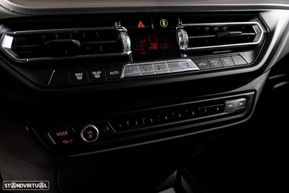 BMW 118 i Pack Desportivo M Auto - 20