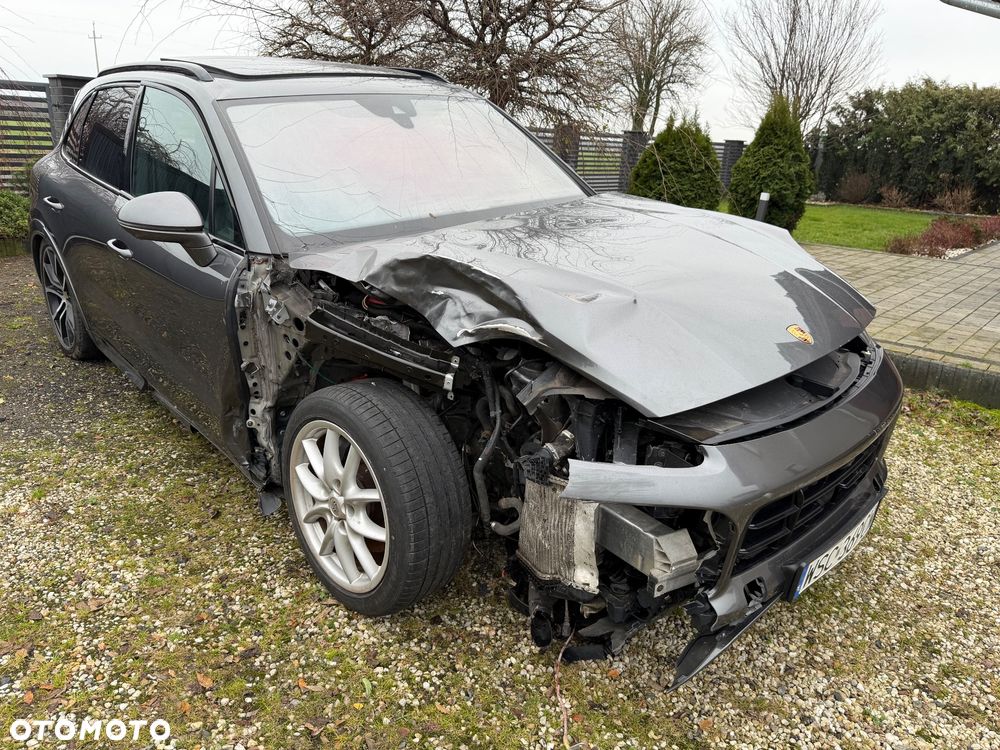 Porsche Cayenne E-Hybrid Platinum Edition - 3