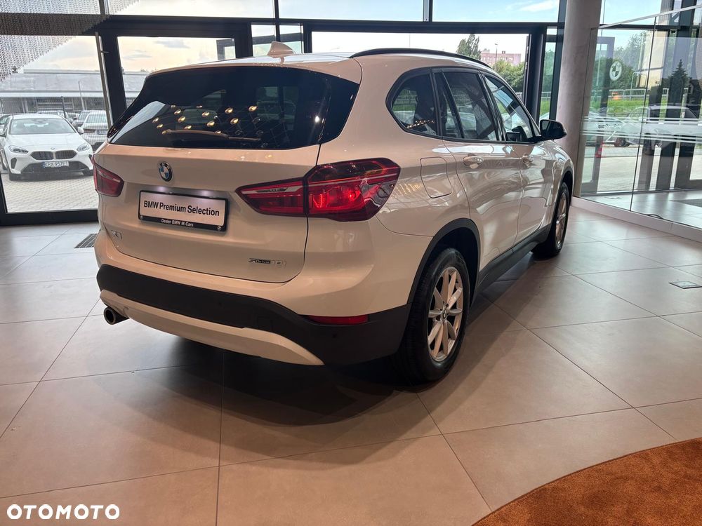 BMW X1 sDrive18i Advantage - 11