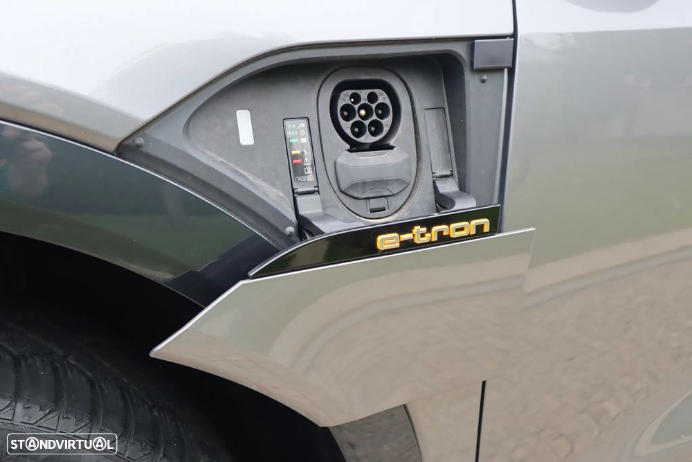 Audi e-tron 50 quattro Advanced - 11