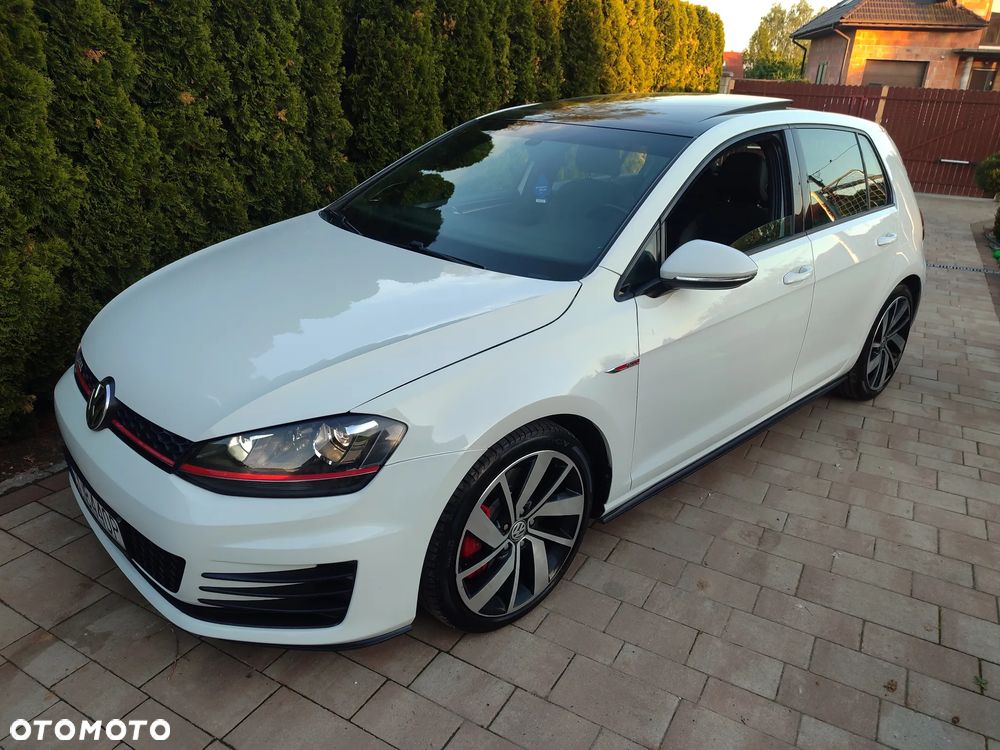 Volkswagen Golf GTI (BlueMotion Technology) DSG - 2