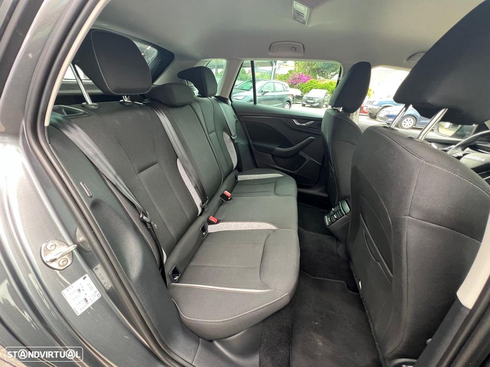 Skoda Kamiq 1.0 TSI DSG - 10