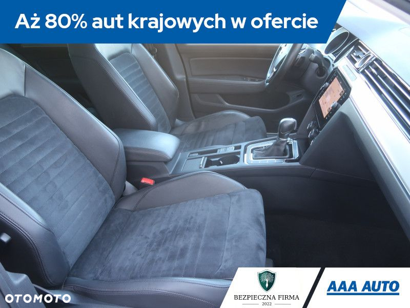 Volkswagen Passat - 10