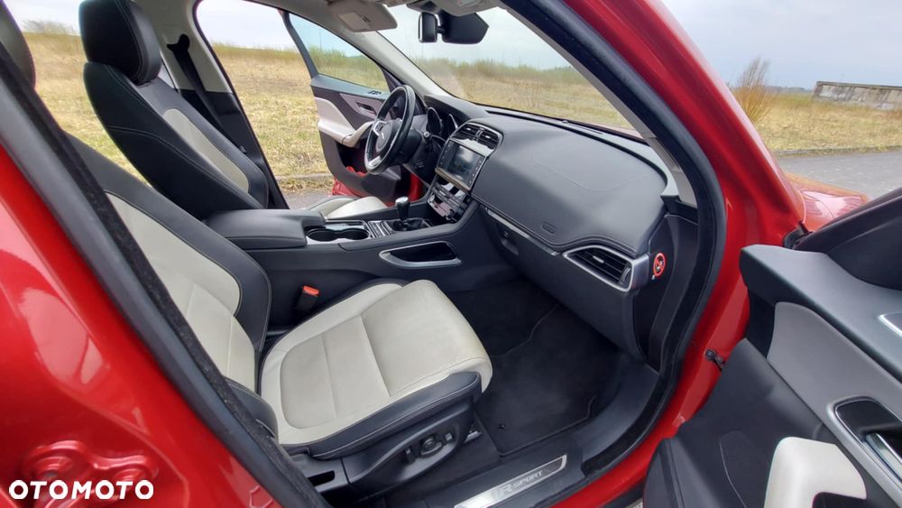 Jaguar F-Pace 20d AWD R-Sport - 16