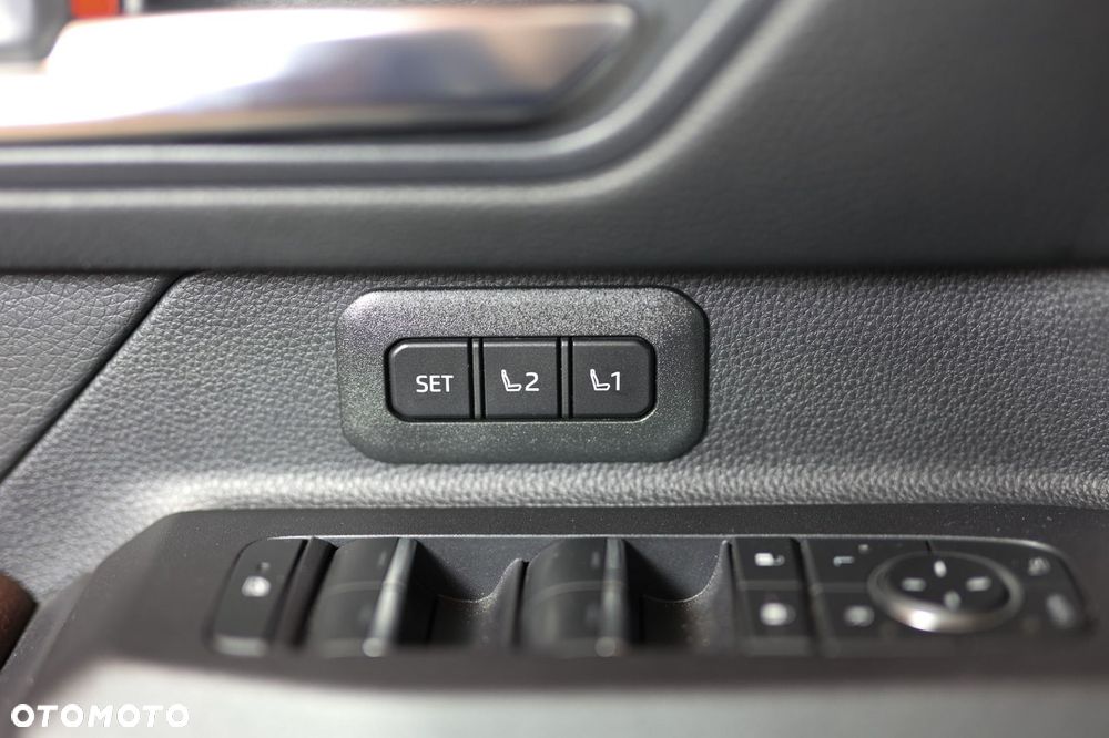 Toyota Land Cruiser - 23