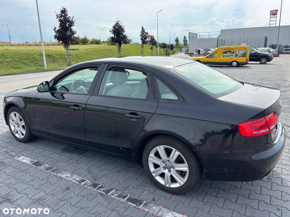 Audi A4 Avant - 4