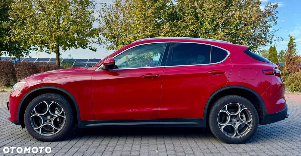 Alfa Romeo Stelvio 2.0 Turbo 16V AT8-Q4 Ti - 5