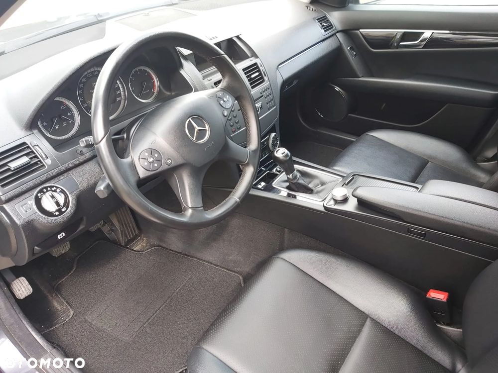 Mercedes-Benz Klasa C 200 CDI BlueEff Avantgarde - 10