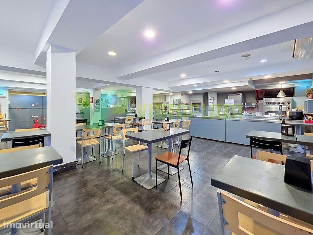 Espaço Comercial com Restaurante em Funcionamento no Centro de Port... - Grande imagem: 4/39