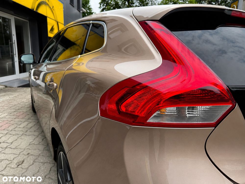 Volvo V40 D2 Summum - 16