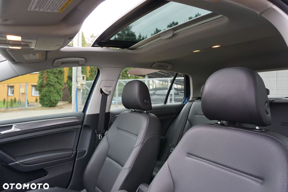 Volkswagen Golf - 10