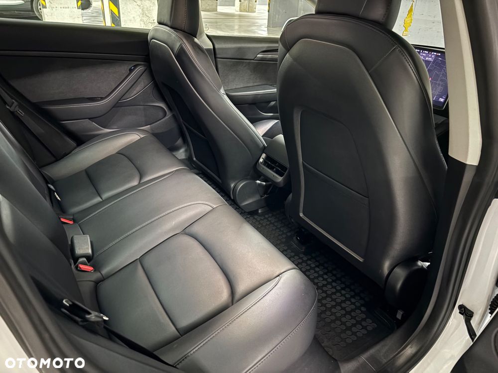 Tesla Model 3 - 11